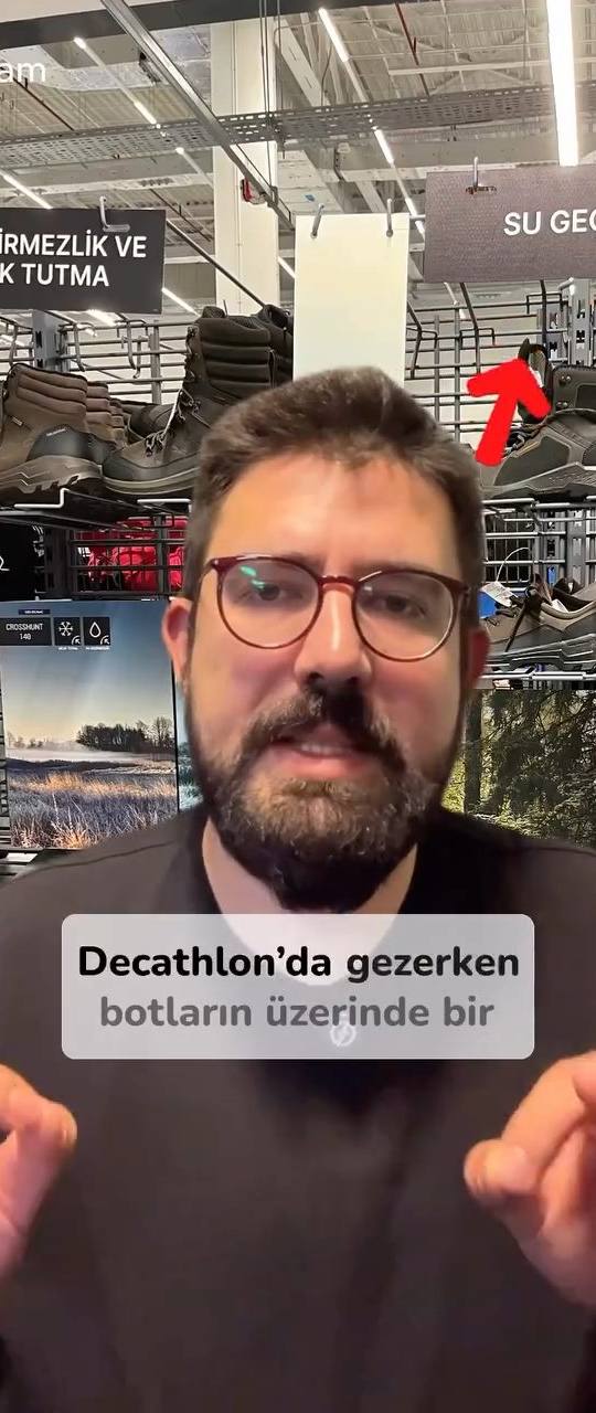 Decathlon botlarında “su geçirir” ifadesi üzerinden şeffaflık, beklenti yönetimi ve güven pazarlamasını anlatan video.
